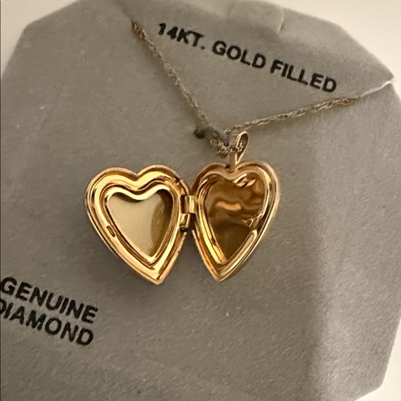 Gold Heart Pendant Necklace - Picture 2 of 3